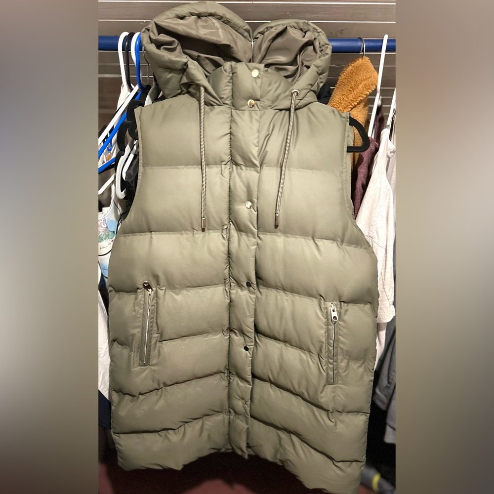 ZARA NWOT green long puffer vest with hood